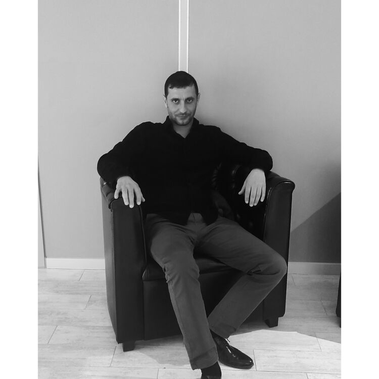  ,   Stas, 37 ,   ,   