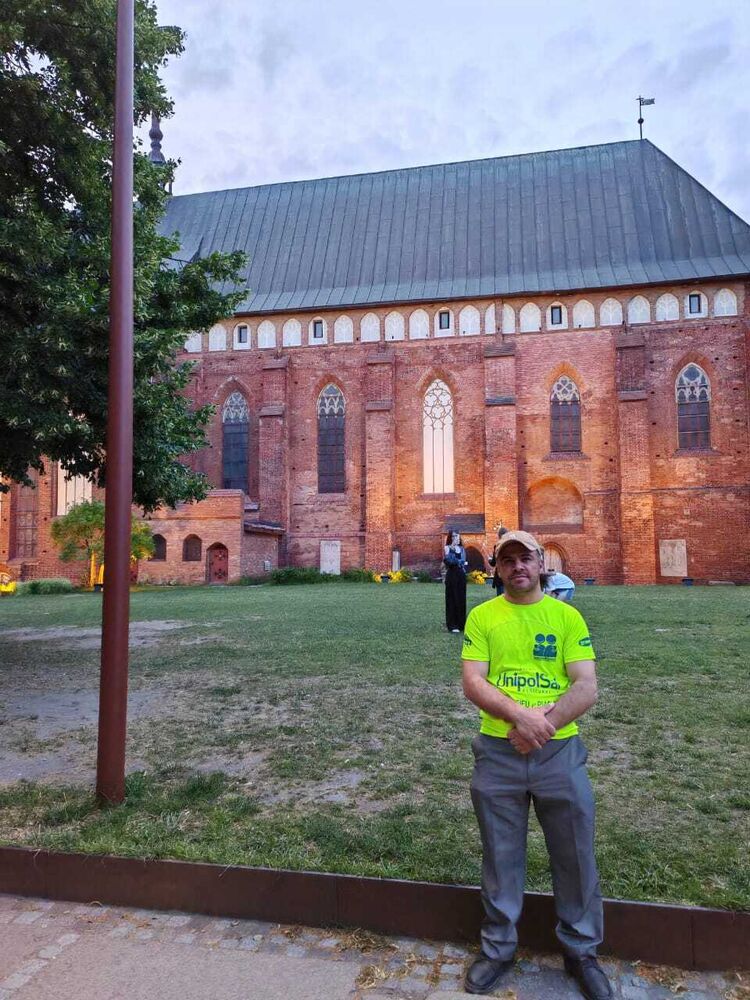  52497828  Farruhk, 36 ,    