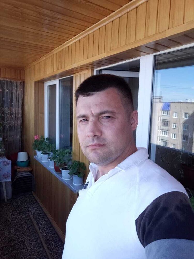  48395598  ARTUR, 41 ,    
