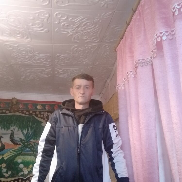 42201578  Sergiu, 49 ,    