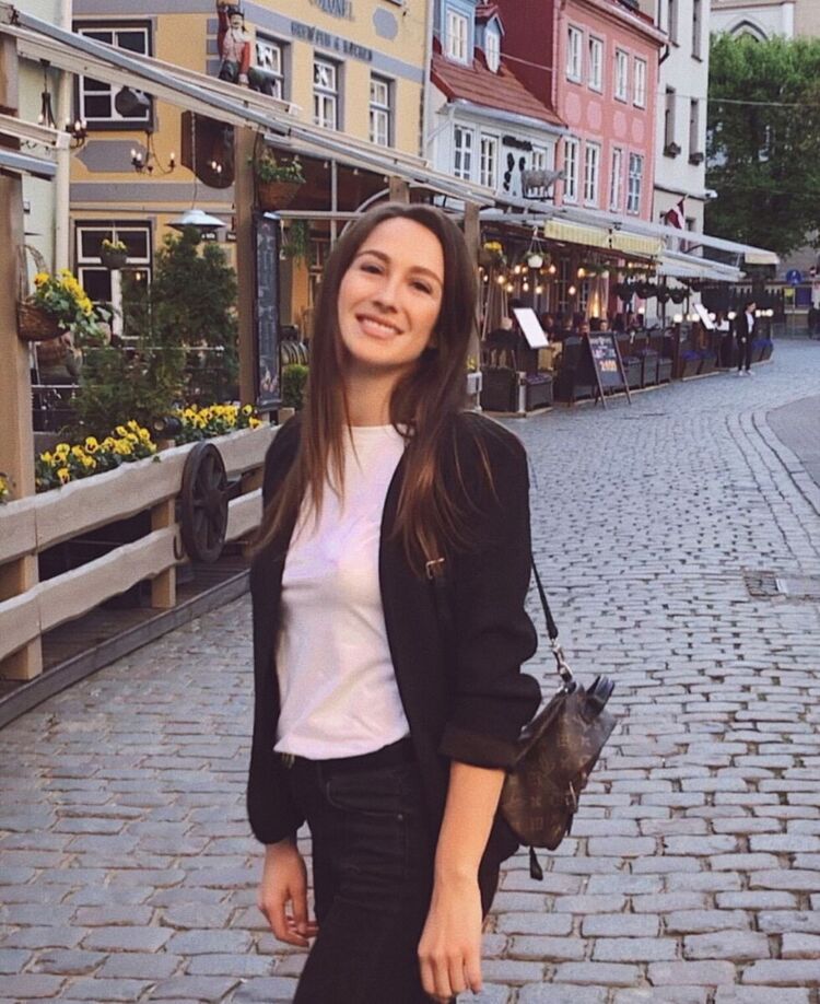  ,   Alexandra, 25 ,   ,   , c 