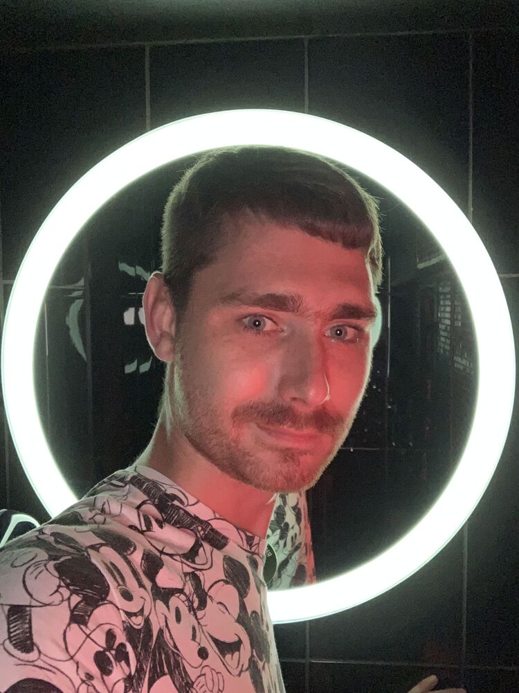   ,   Denis, 33 ,   ,   