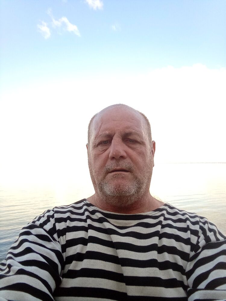  42058978  Oleg, 58 ,    