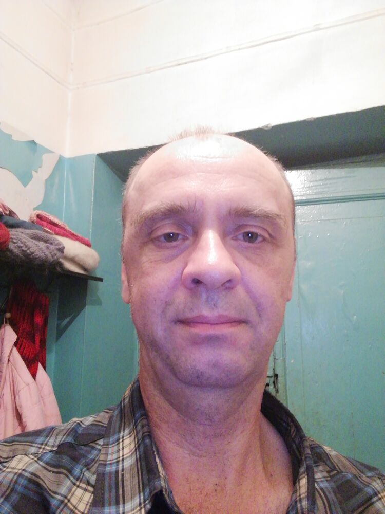  44947548  Pavel, 52 ,    