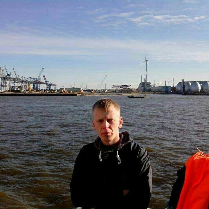  ,   Slava, 35 ,   ,   , c 