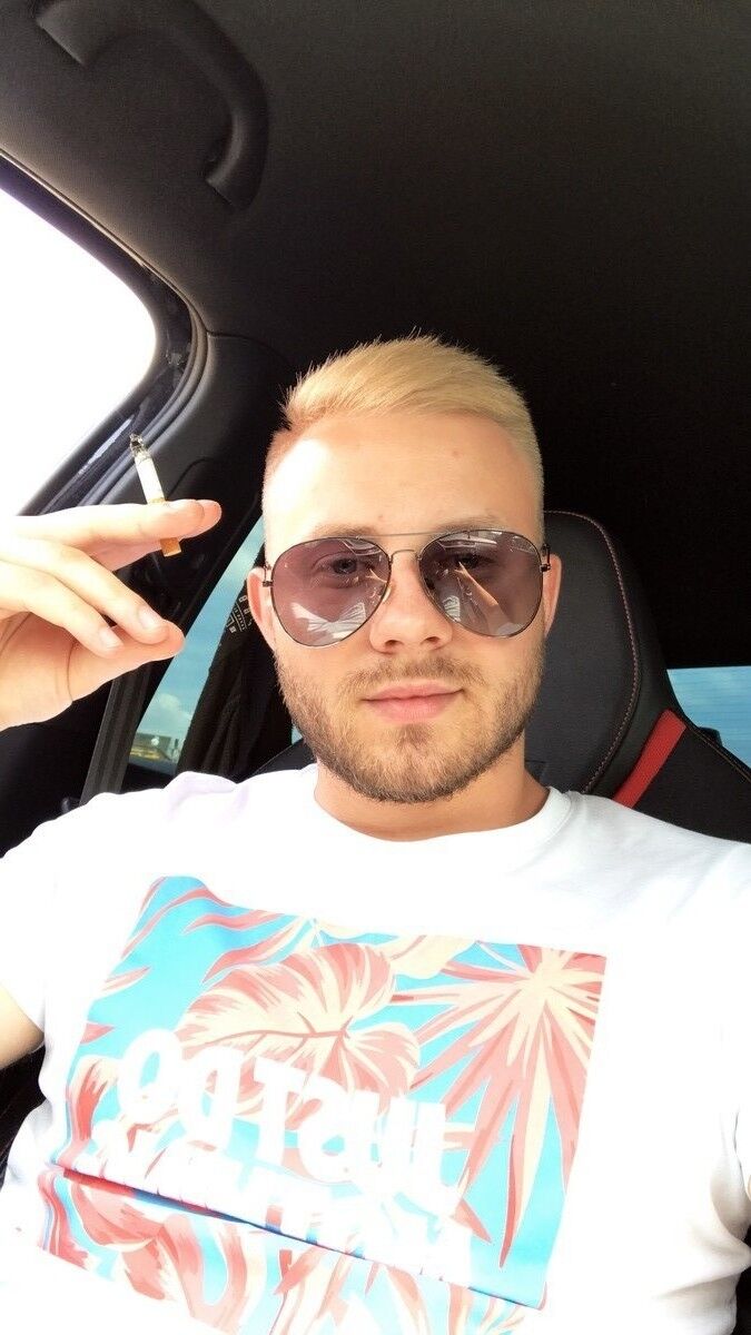  18262418  Alex, 30 ,    Praha