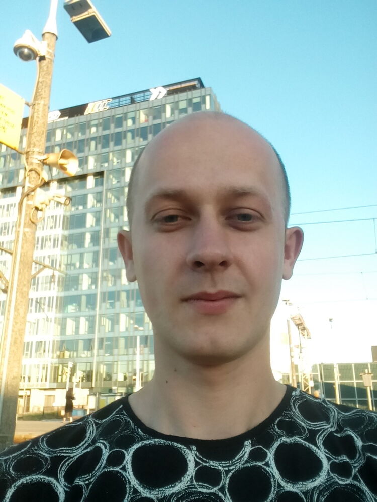  9591318  Serhiy, 37 ,    