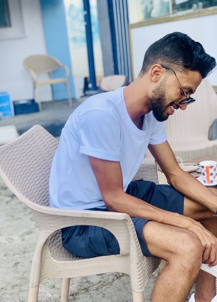  ,   Hussein, 25 ,   ,   , c , 