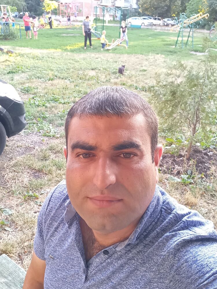  28057448  , 37 ,    