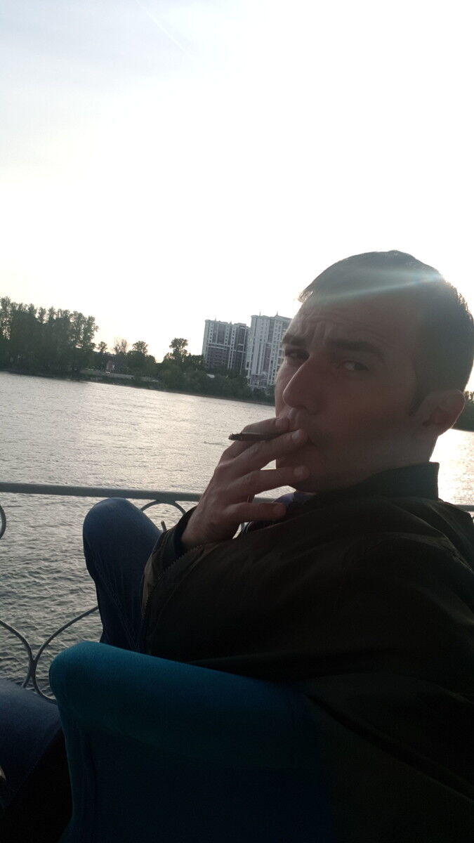  19042658   Max, 35 ,    -