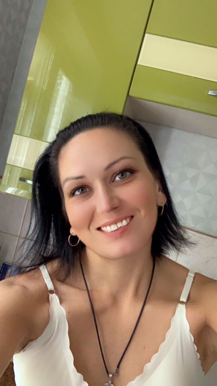  44862648  Anna, 40 ,    