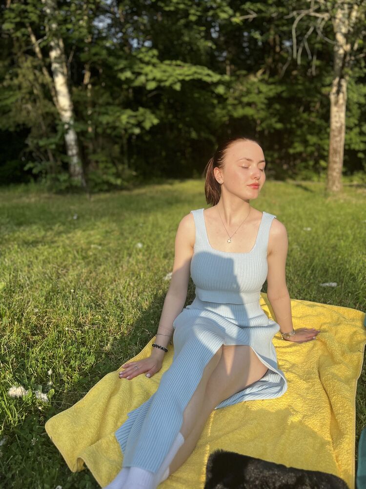  37757448  Alexa, 23 ,    