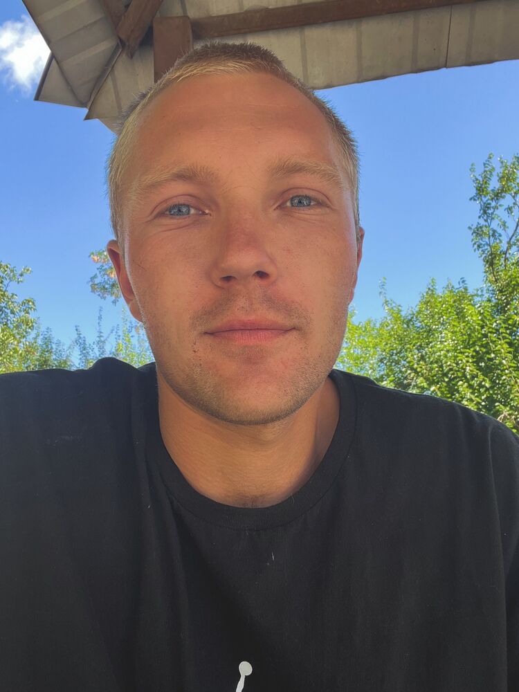  50905318  Vladislav, 26 ,    Deleted
