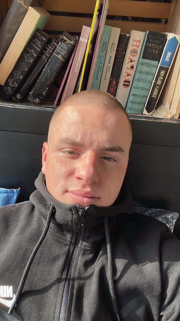  33394238  Nikolai, 21 ,    