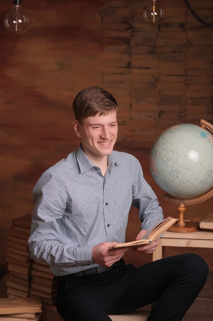  27200138  Kirill, 21 ,    -