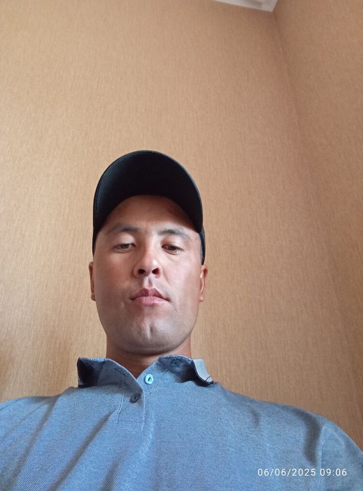  52111648  , 32 ,    -