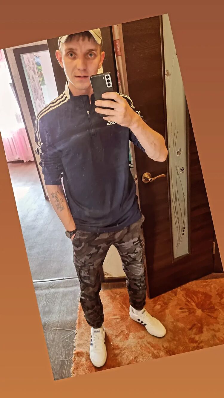  27618308  Alexander, 29 ,    