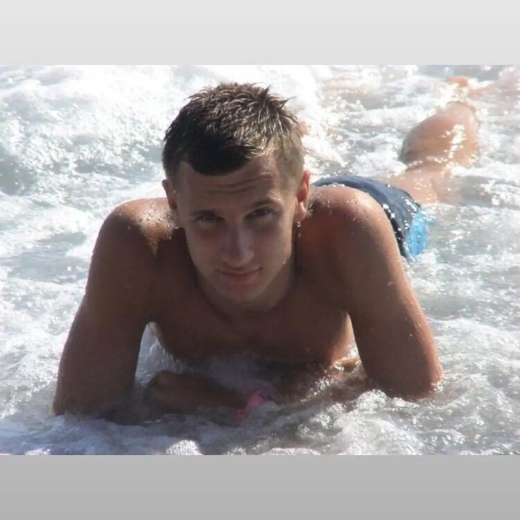 ,   Anton, 39 ,   ,   