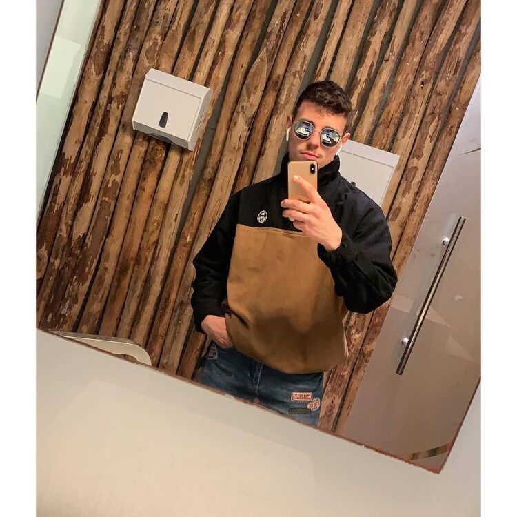  46067448  , 32 ,    