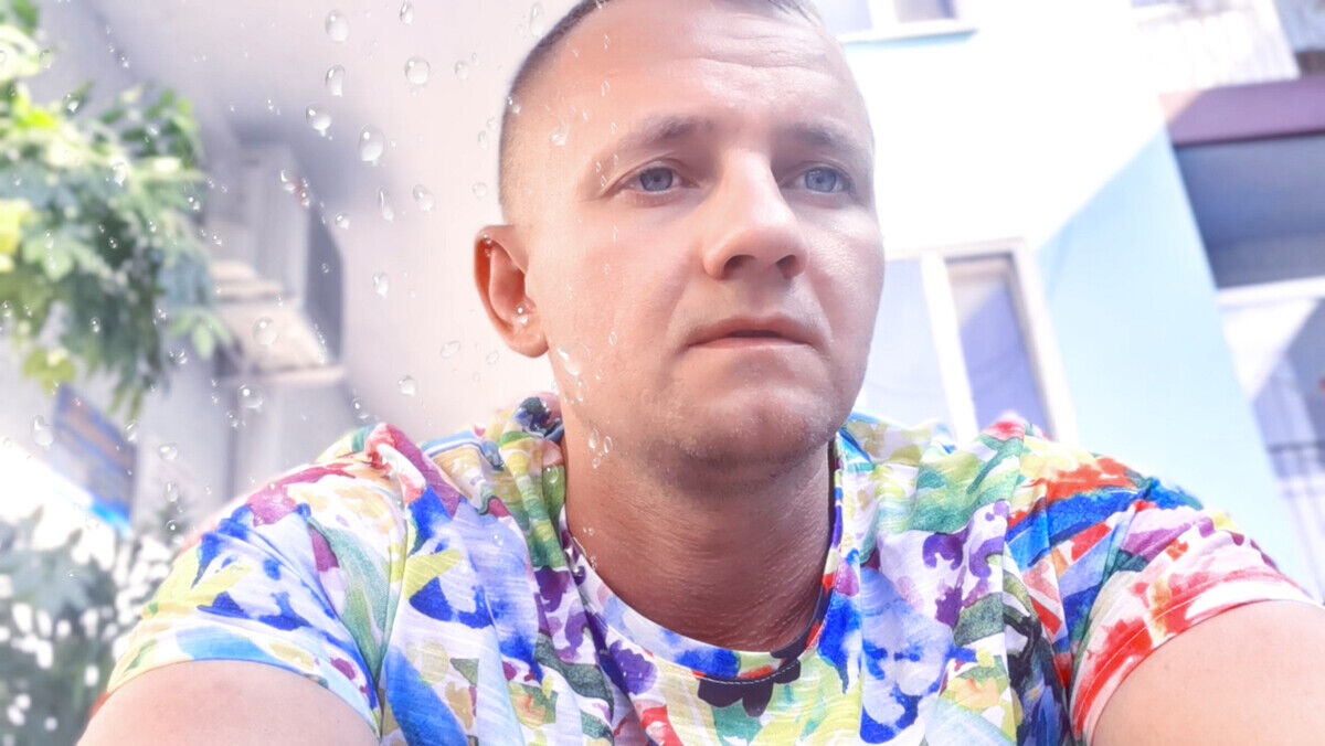  20579448  Andrii, 35 ,    