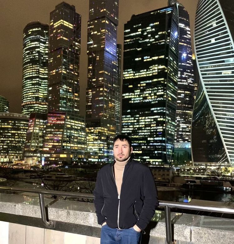  26600338  ZHORA, 37 ,    