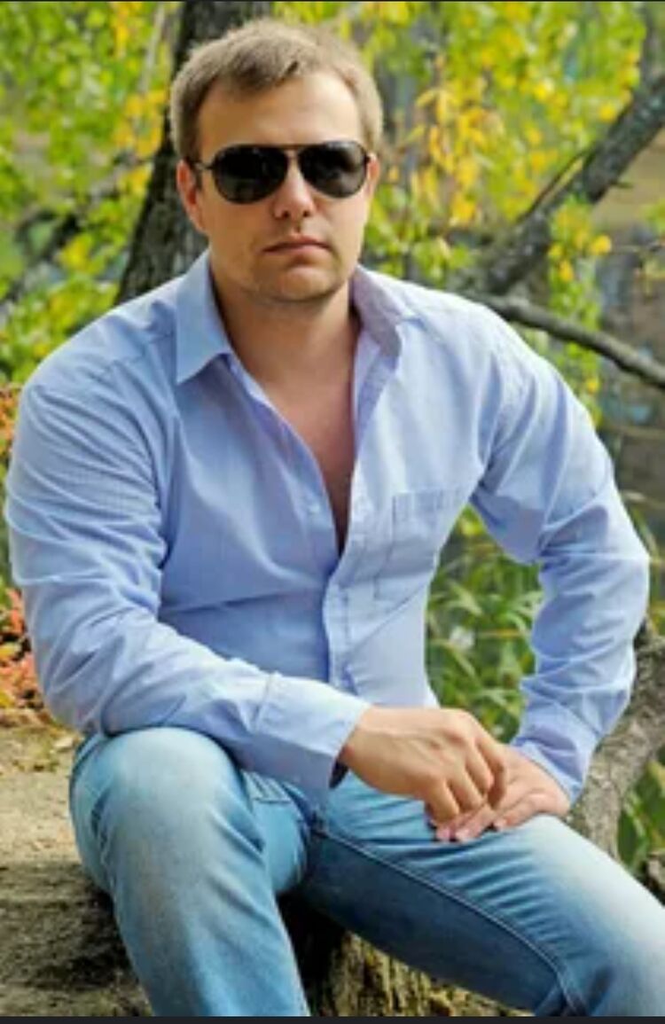  31054268  Alex, 37 ,    