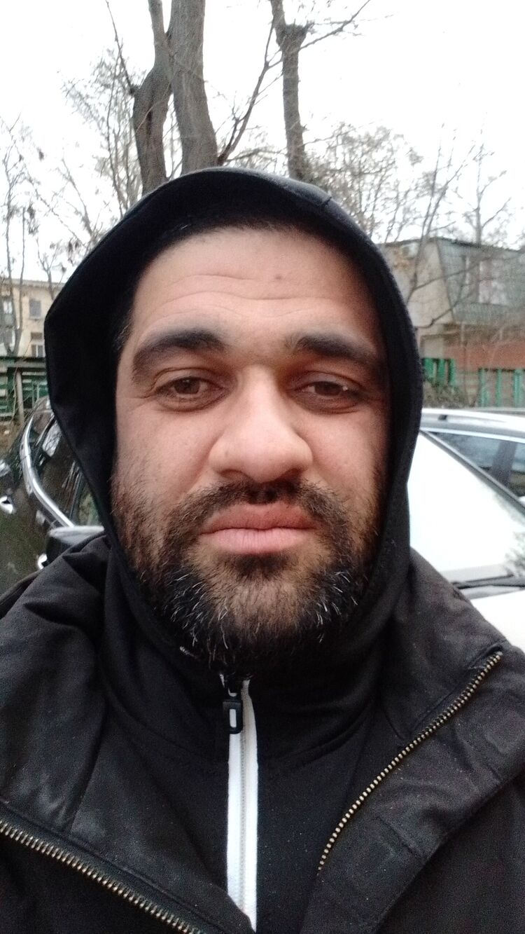  49586608  Kais, 39 ,    