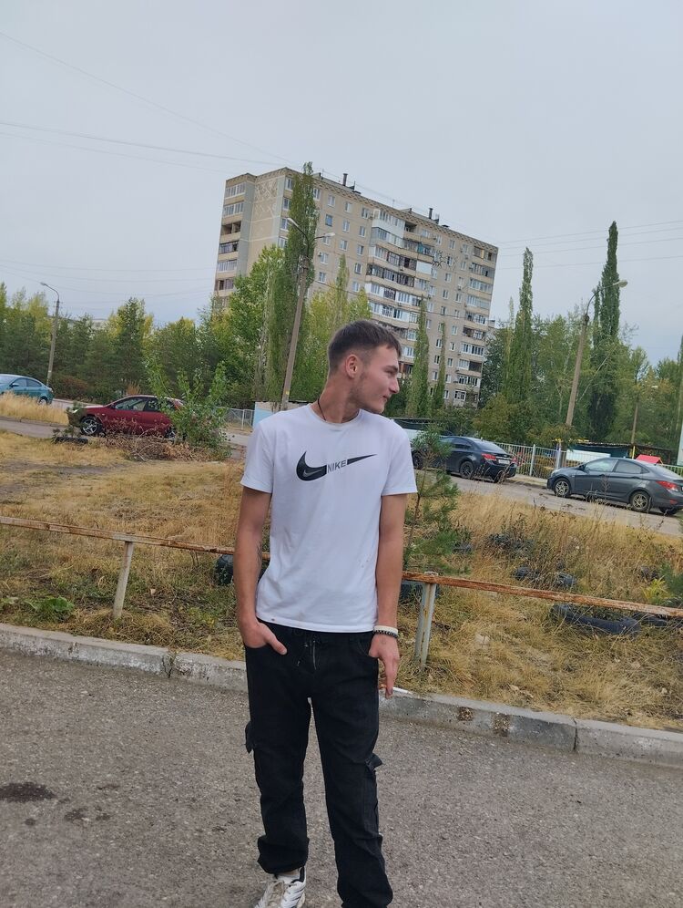  31951718  , 23 ,    
