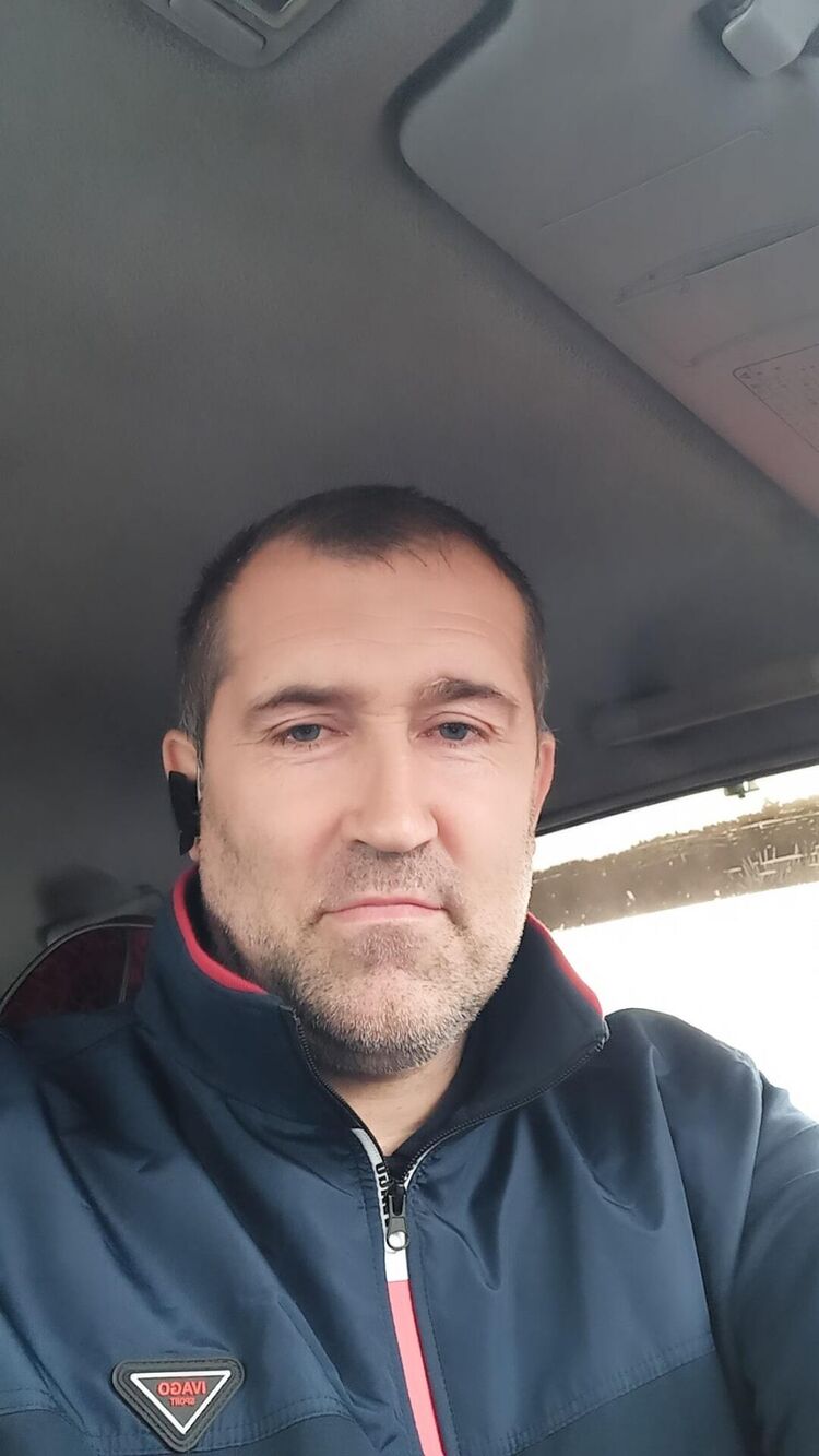  30402868  , 49 ,    
