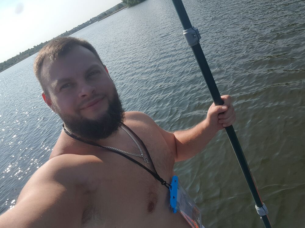  46204378  Maks, 36 ,    