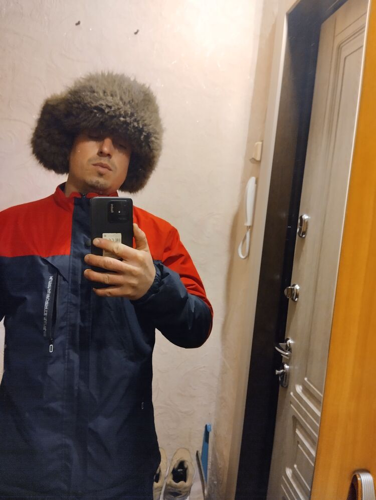  30920388  Emomali, 24 ,    