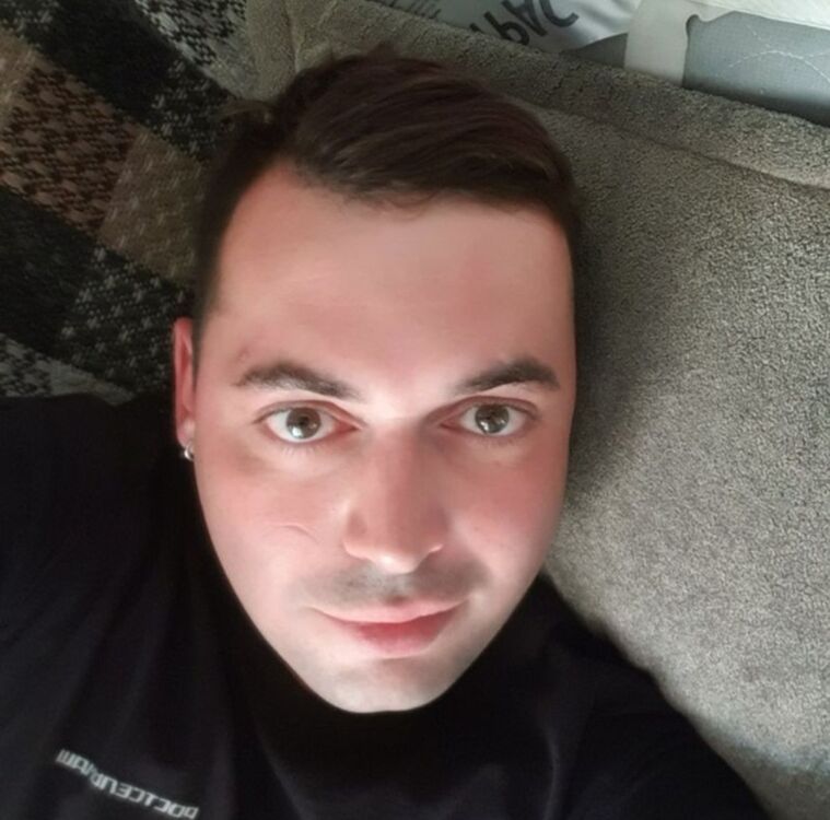  49583748  , 38 ,    --