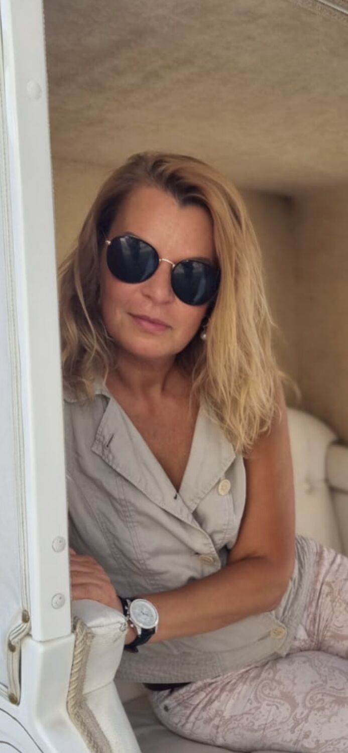  36228878  Hatasha, 54 ,    