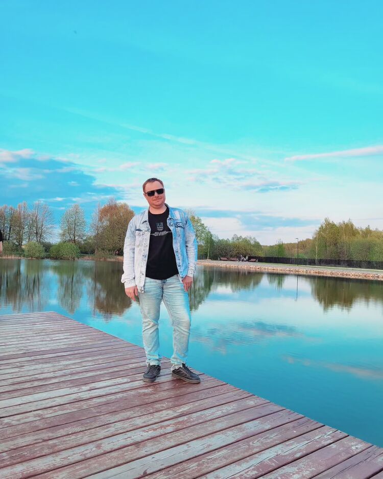  ,   Artur, 36 ,     , c 