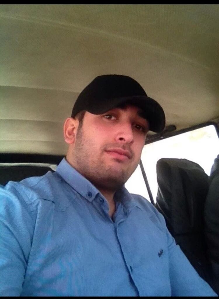  ,   Kamil, 32 ,   ,   