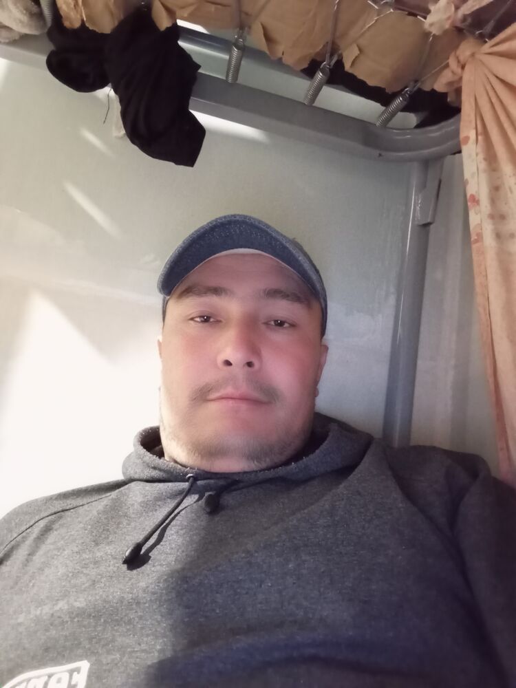  43810628  Furkat, 35 ,    