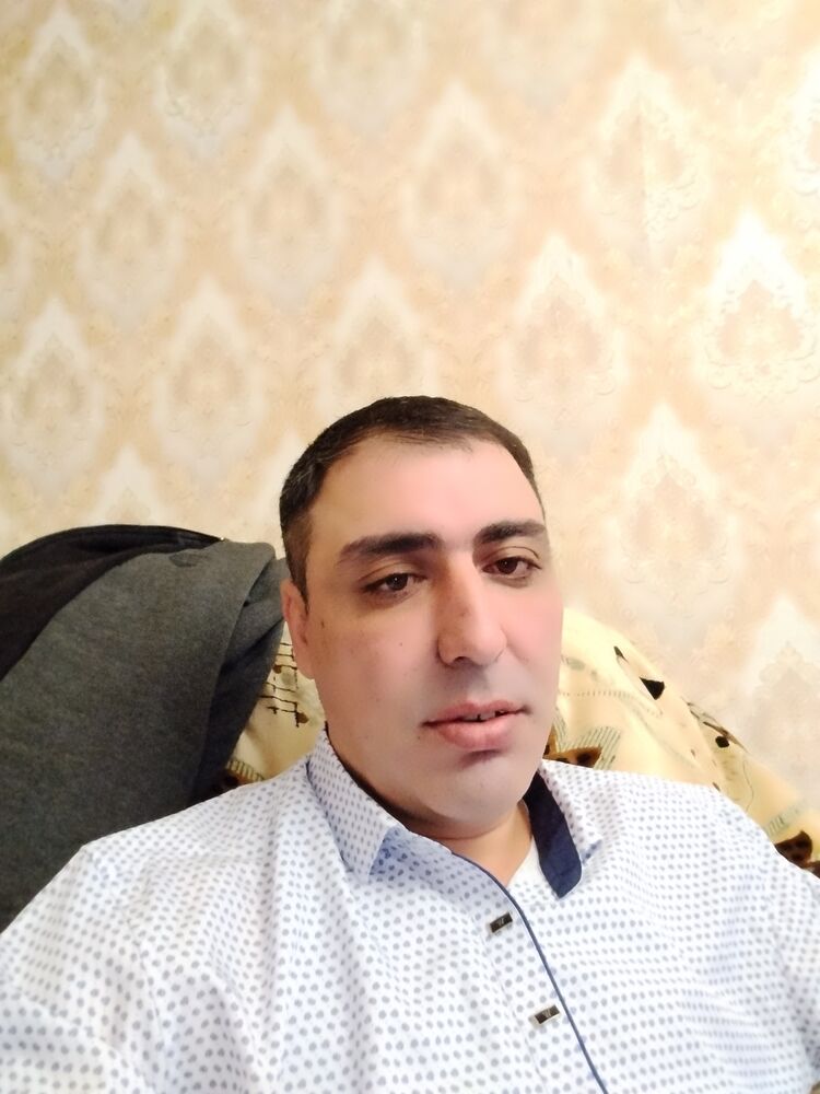  52661128  Artur, 31 ,    -