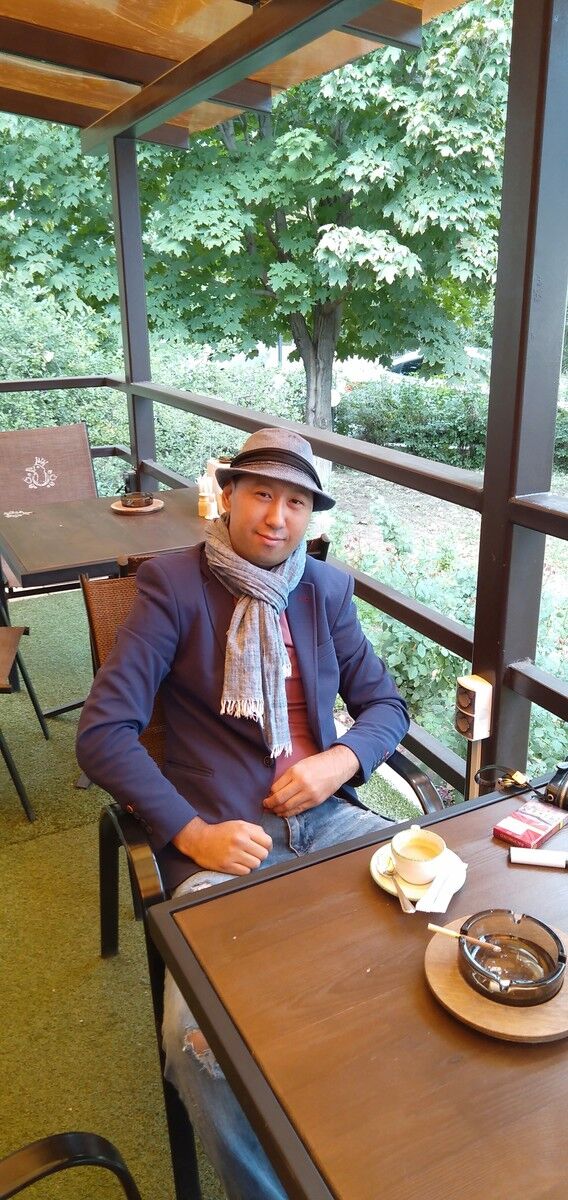  ,   LEO, 35 ,     , c 