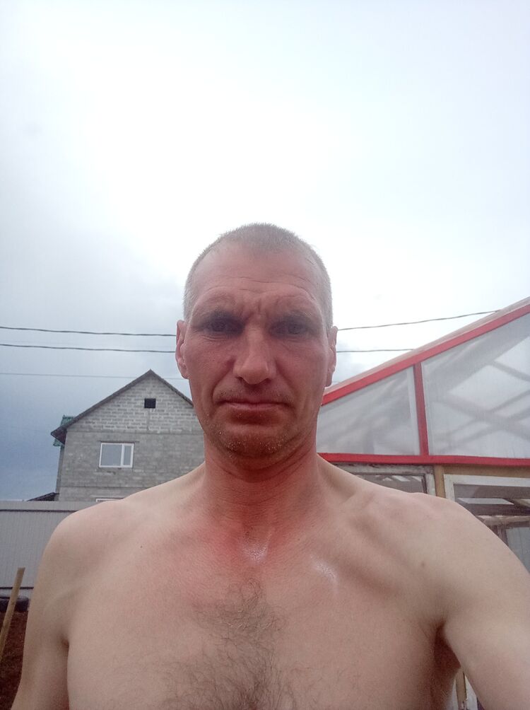  ,   Oleg, 44 ,   ,   