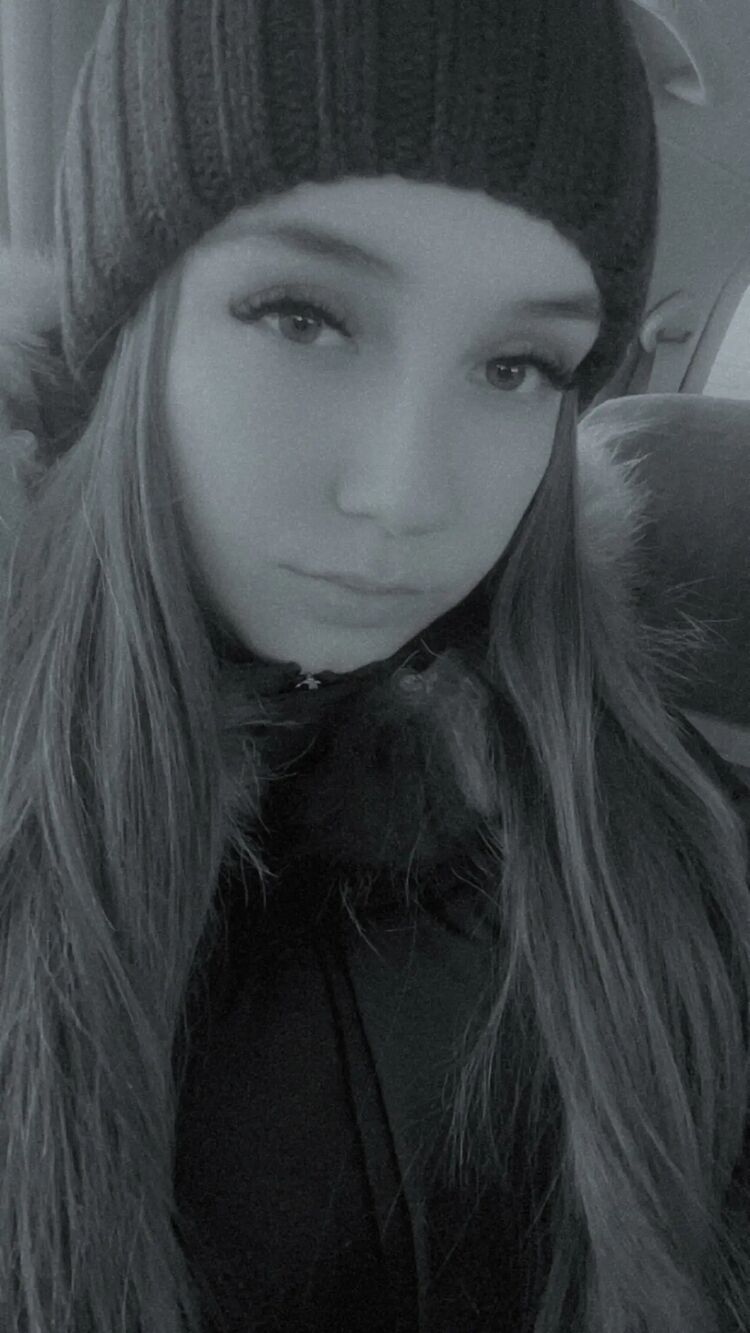  48737568  Oksana, 22 ,    