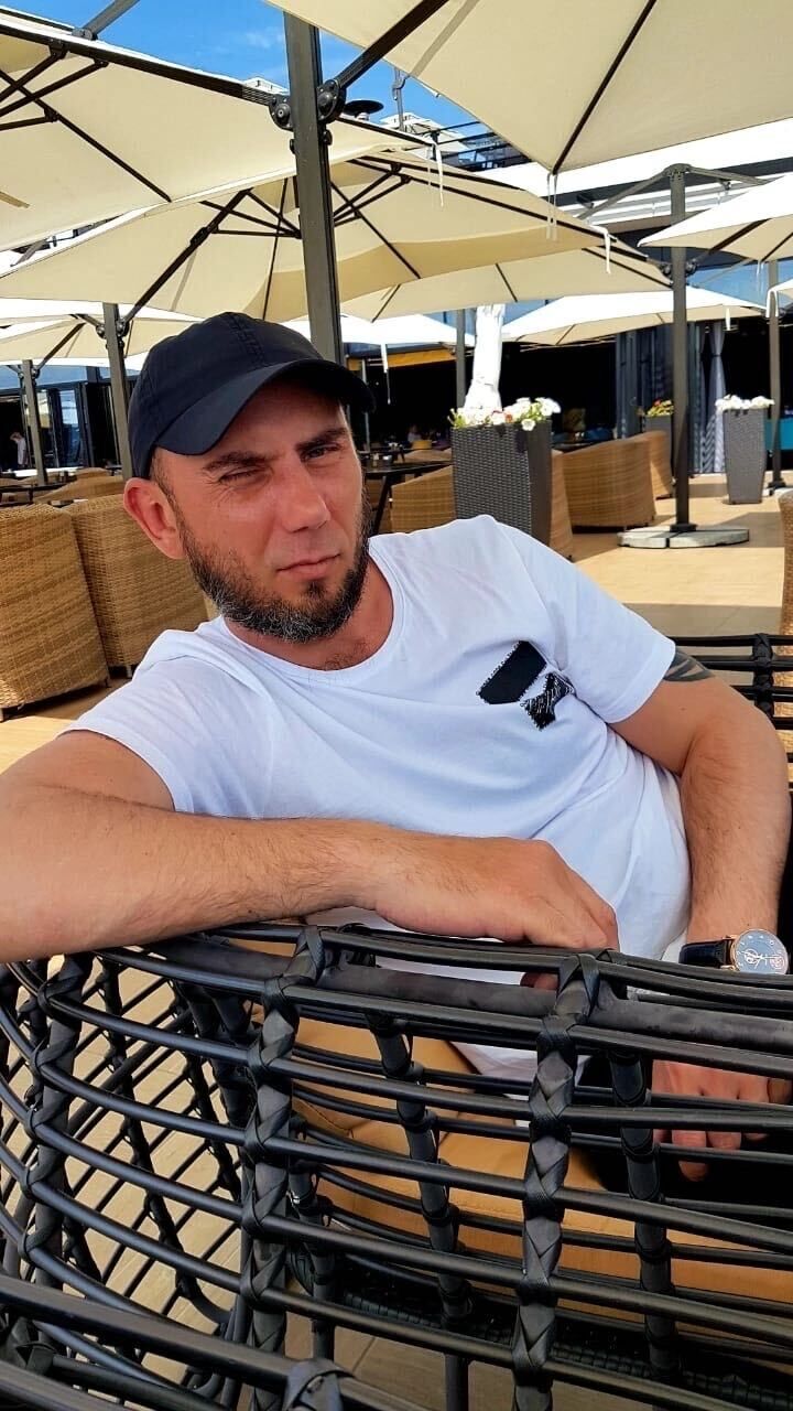  ,   Oleg, 41 ,   ,   