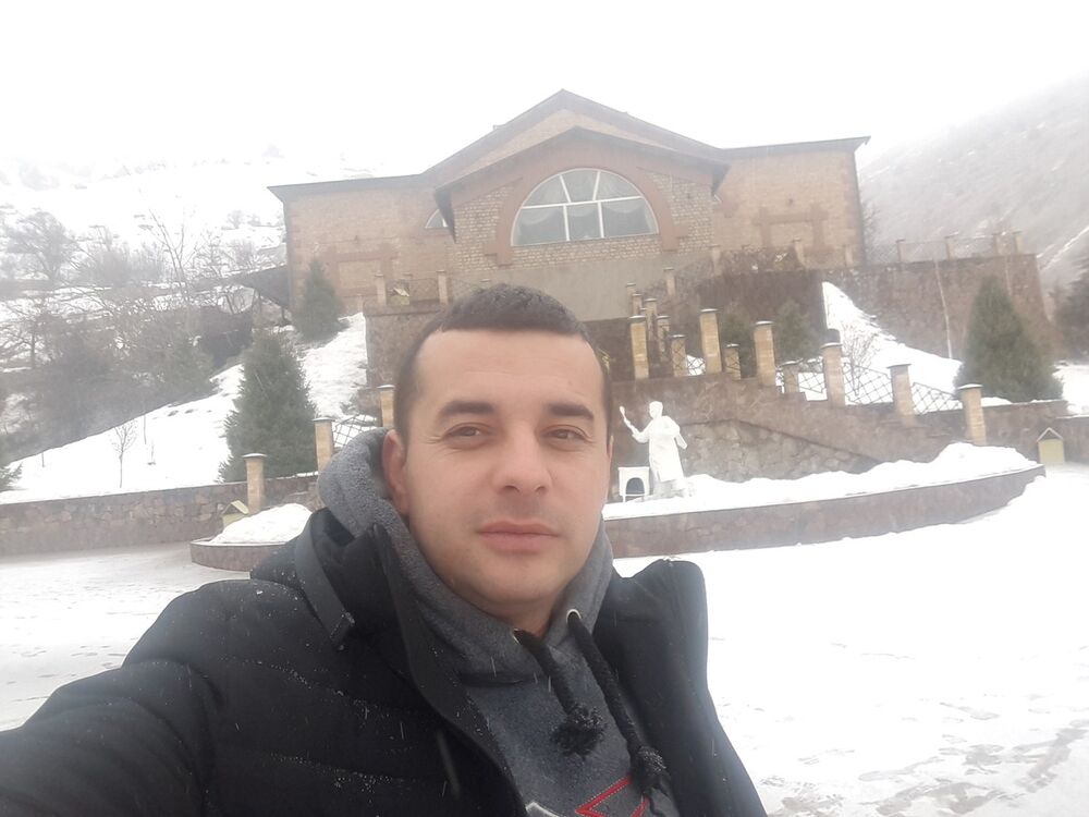  ,   Farrux, 41 ,   ,   , c 