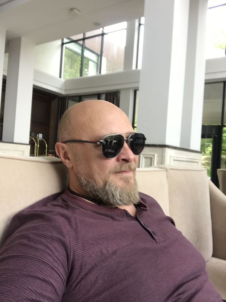  44777458  Patrick, 43 ,    