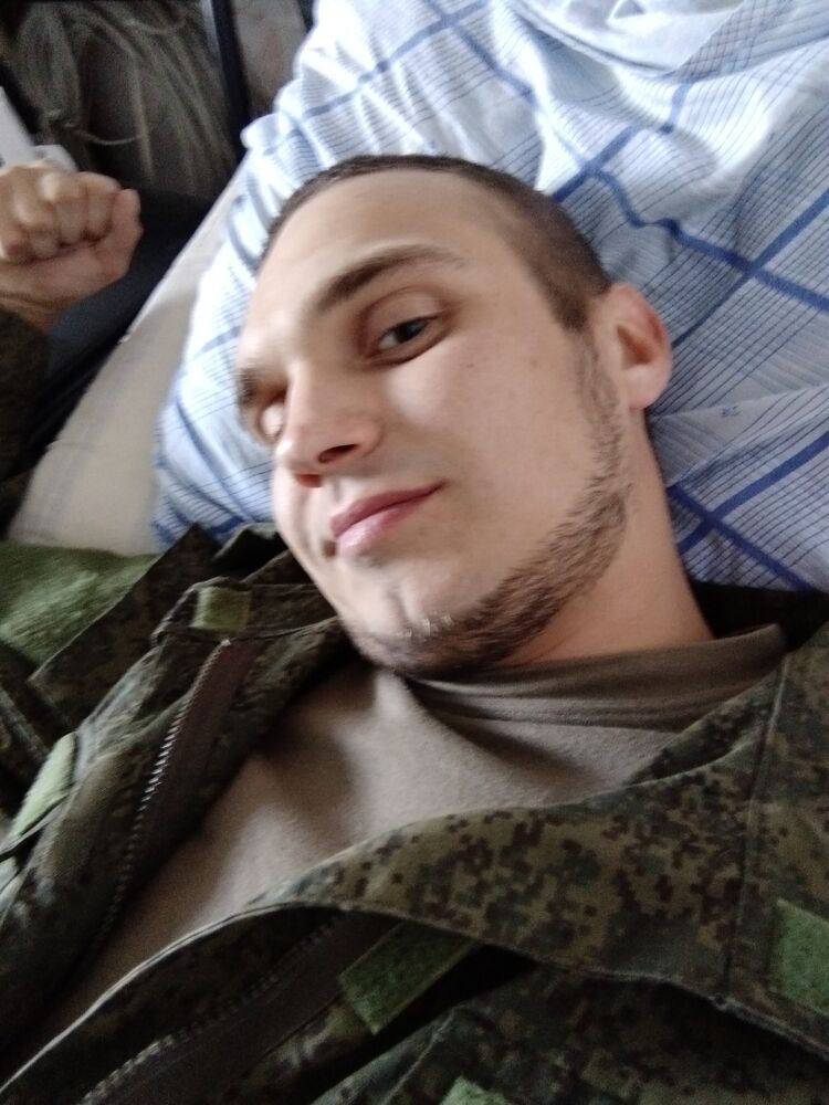  38177248  Mikhail, 30 ,    
