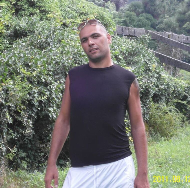  6079858  Maks, 41 ,    