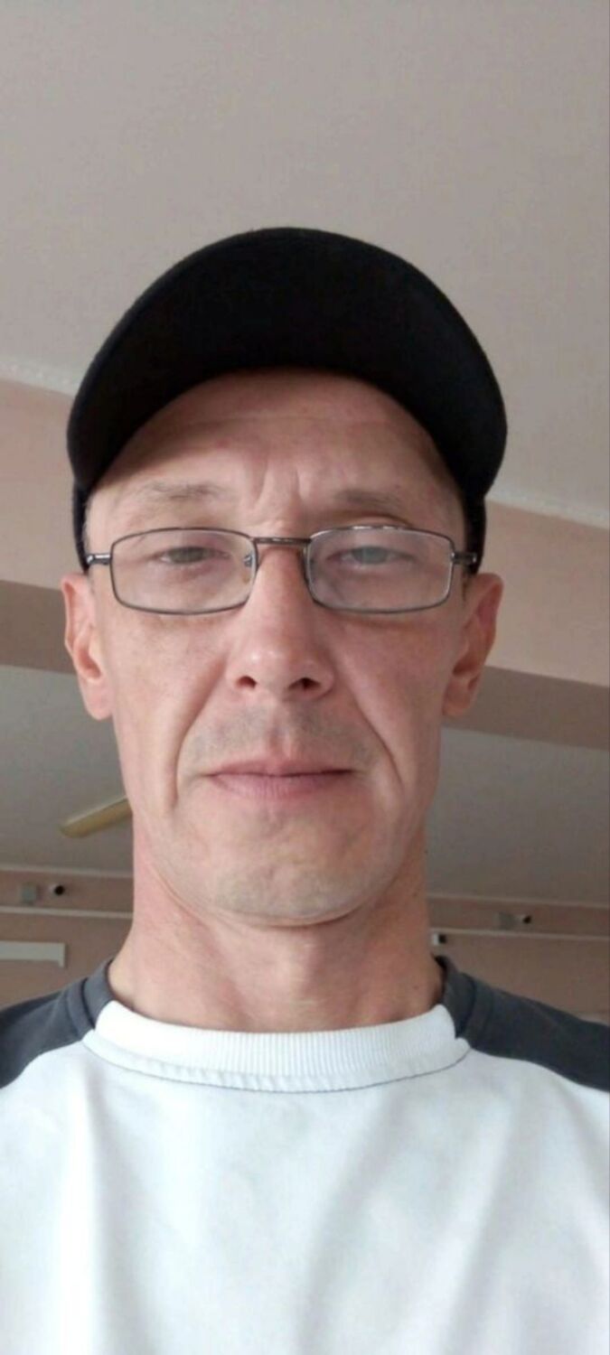  41140378  Pavel, 47 ,     