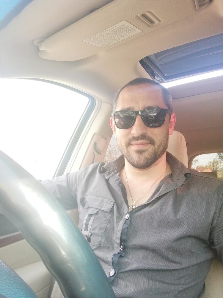  20433308  Dmitry, 37 ,    