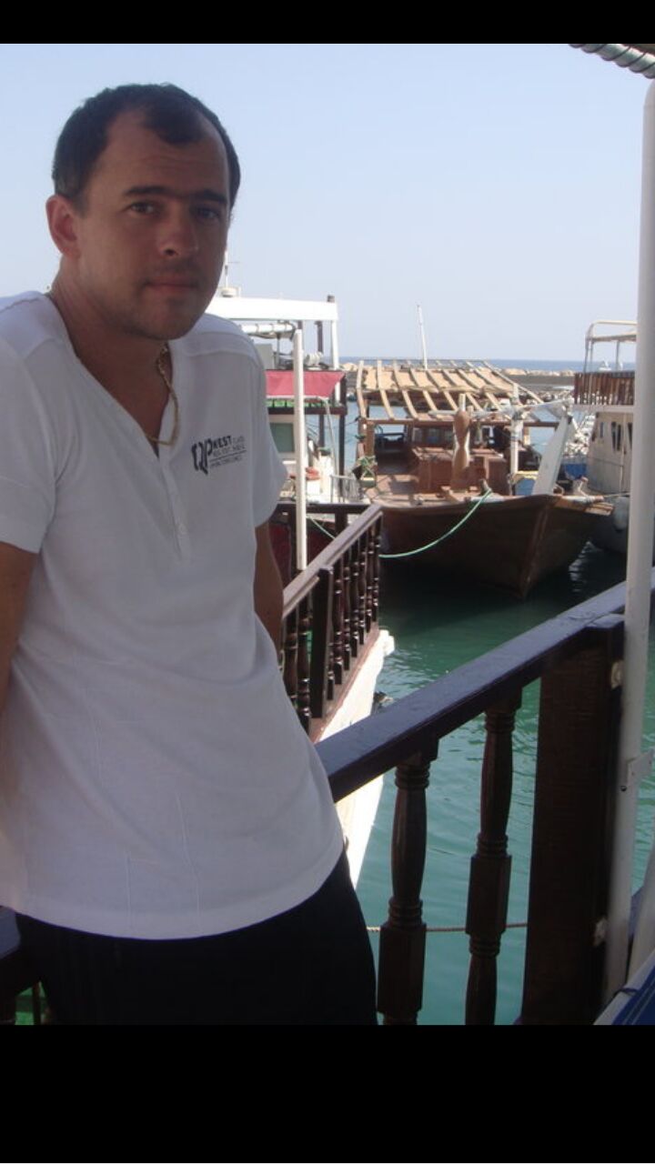  ,   Viktor, 47 ,   ,   , c , 