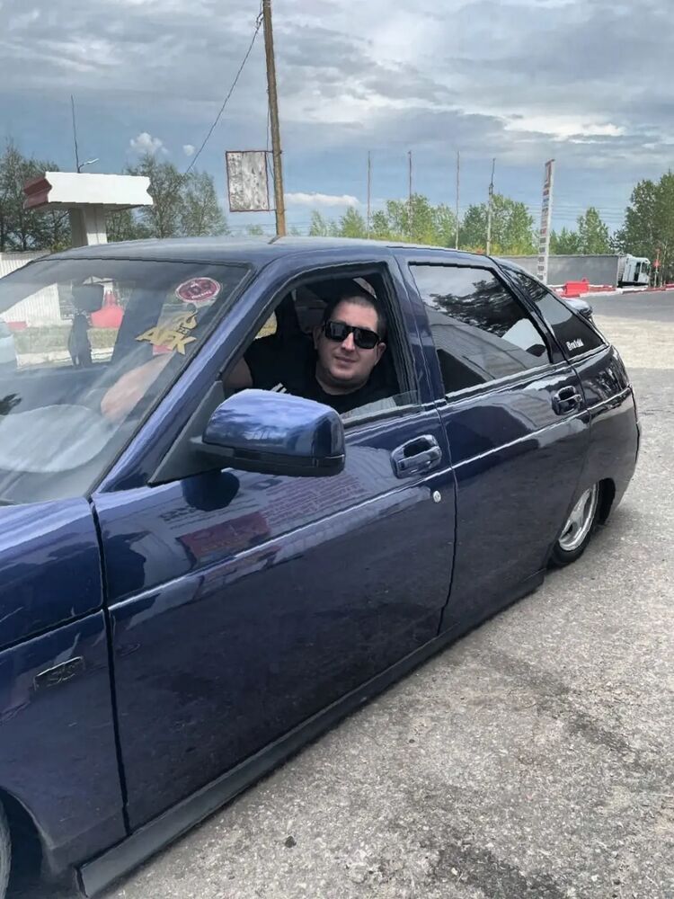  40600258  , 33 ,    