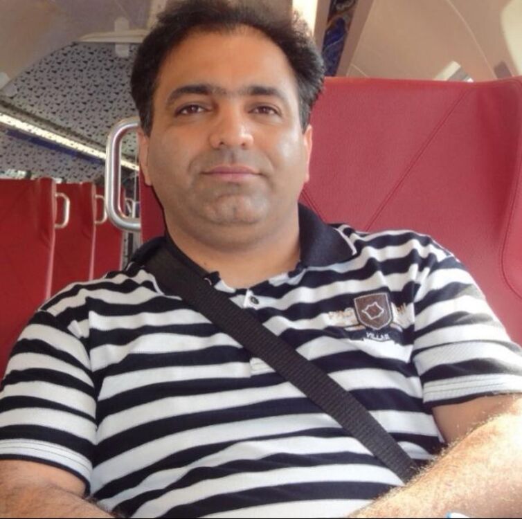  15771828  Farzad, 51 ,    